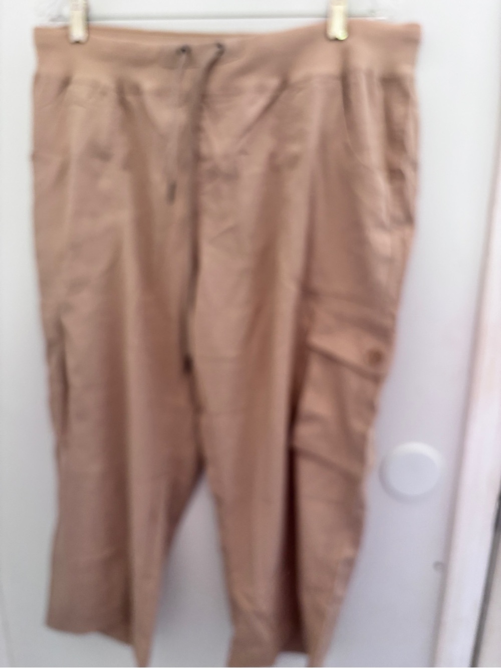 NWT Outdoor Sport Women’s Drawstring Cargo Capris Beige Elastic Waist 36-40x22